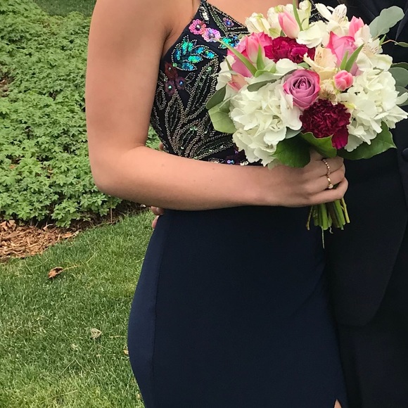 Prom dress!! - Picture 3 of 6